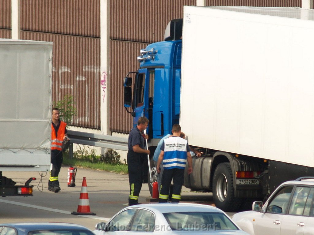 A 3 Rich Oberhausen LKW Tank undicht    P68.JPG